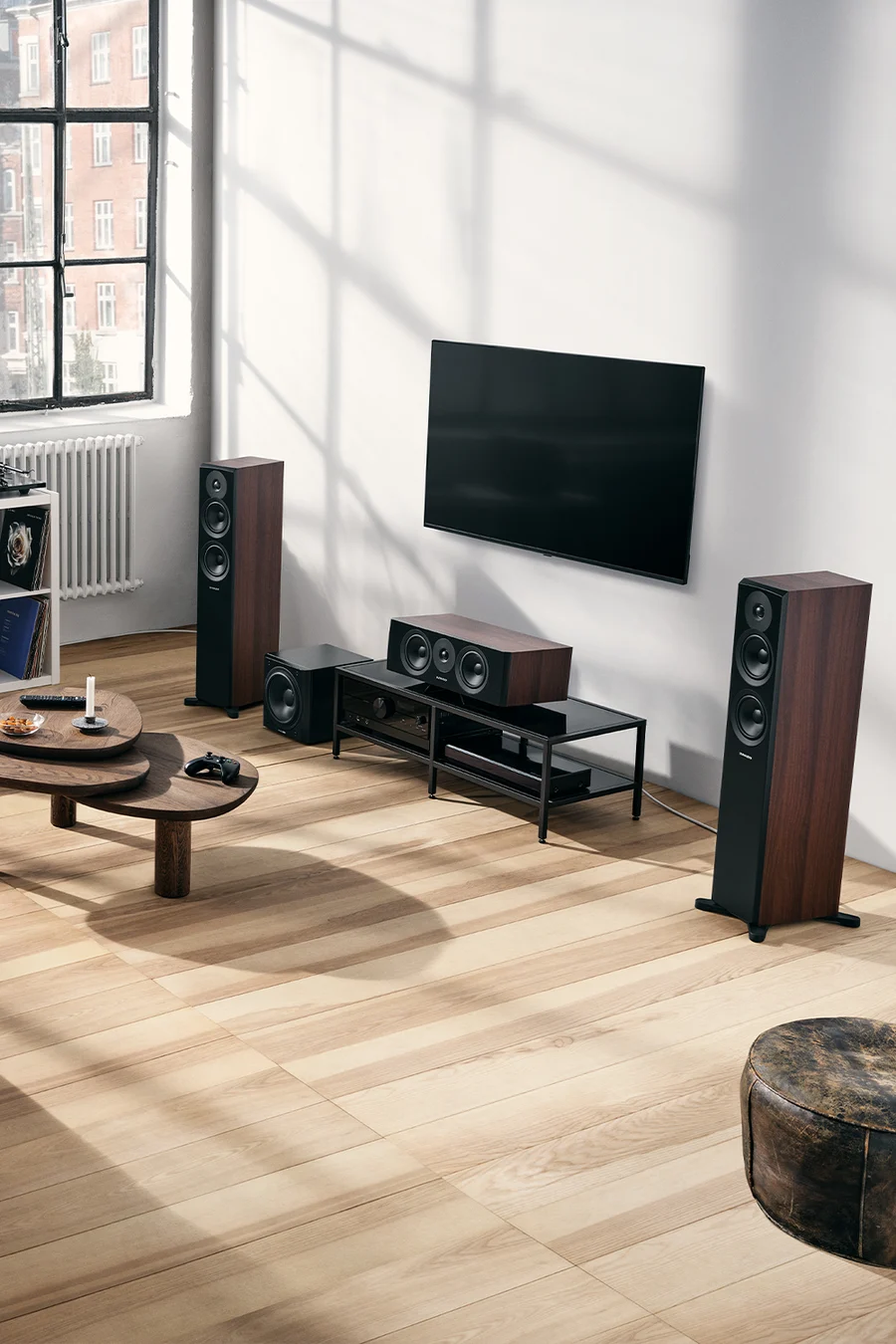 DYNAudio Emit 25C Center Speakers1